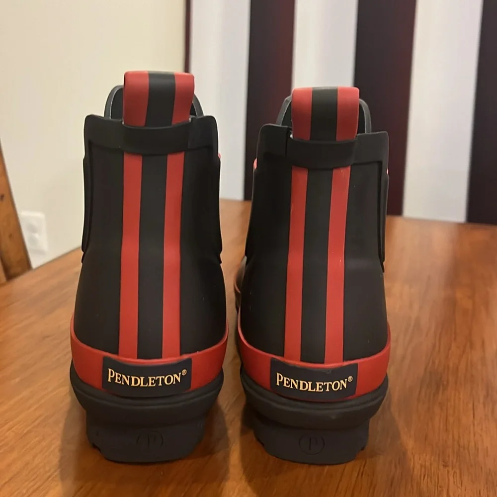 Pendleton Zion National Park Chelsea Rain Boots new black Women’s Size 6